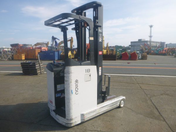 Xe đứng lái NYK 1,8 tấn
